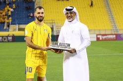 بولاية يتسلم جائزة الأفضل في ناديه الغرافة