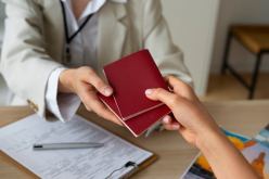 رفع رسوم جواز السفر وبطاقة الهوية