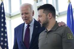 خيبة أمل أخرى للرئيس الأوكراني.. أمريكا تنقل آخر مساعداتها العسكرية إلى كييف