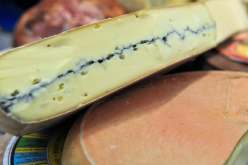 سحب عديد الأجبان من جميع أنحاء فرنسا بسبب بكتيريا قاتلة