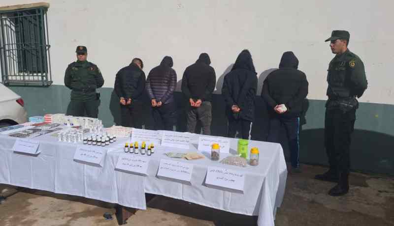 “اكستازي” و”لارفاكتيل”.. توقيف 5 أشخاص وحجز 3351 قرص مهلوس وأدوية صيدلانية