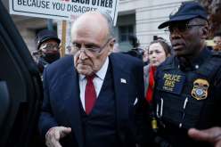 الحكم على محامي دونالد ترامب السابق بغرامة 148 مليون دولار