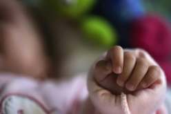 معجزة.. امرأة ذات رحم مزدوج تلد طفلين في يومين