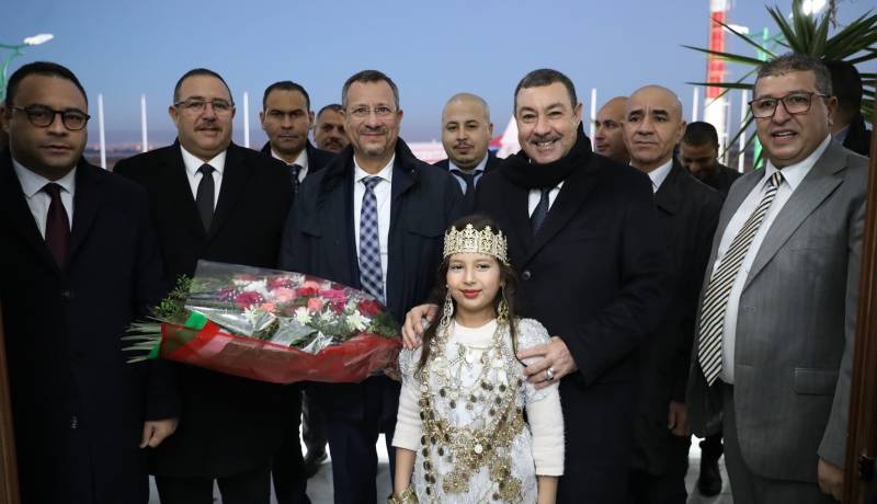 رخروخ يُعاين العديد من مشاريع القطاع بوهران
