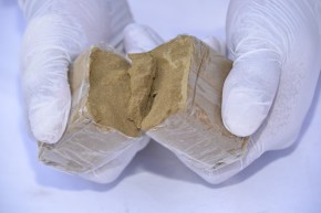 توقيف شخصين وحجز 1.3 كلغ من الكيف المعالج بالجزائر وسط