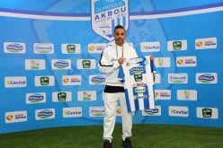 رسميا.. زواري يلتحق بصفوف أولمبيك أقبو