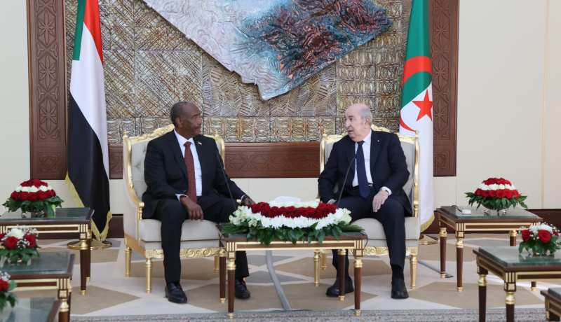 الرئيس تبون: الجزائر تقف إلى جانب السودان لتجاوز الظروف الصعبة ومواجهة قوى الشر
