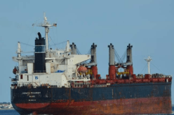 الحوثيون يستهدفون سفينة “جينكو بيكاردي” الأمريكية بعدد من الصواريخ