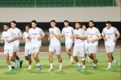 بالصور.. المنتخب الوطني يجري أول حصة تدريبية بالطوغو