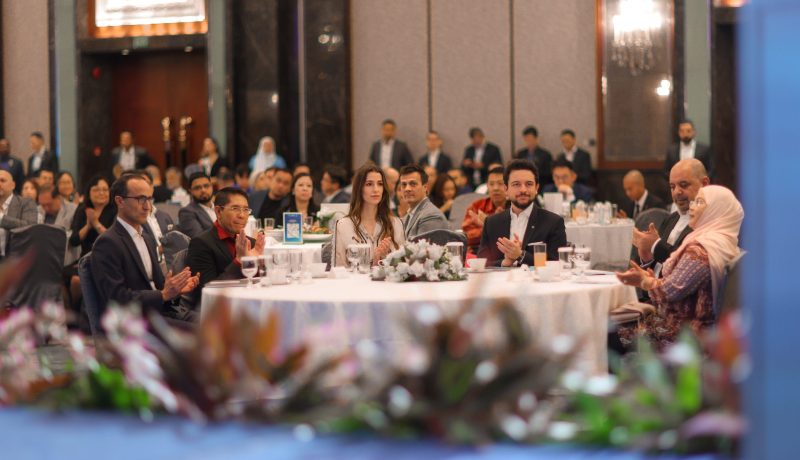 الأميرة رجوة تتألق في أول زيارة رسمية لها