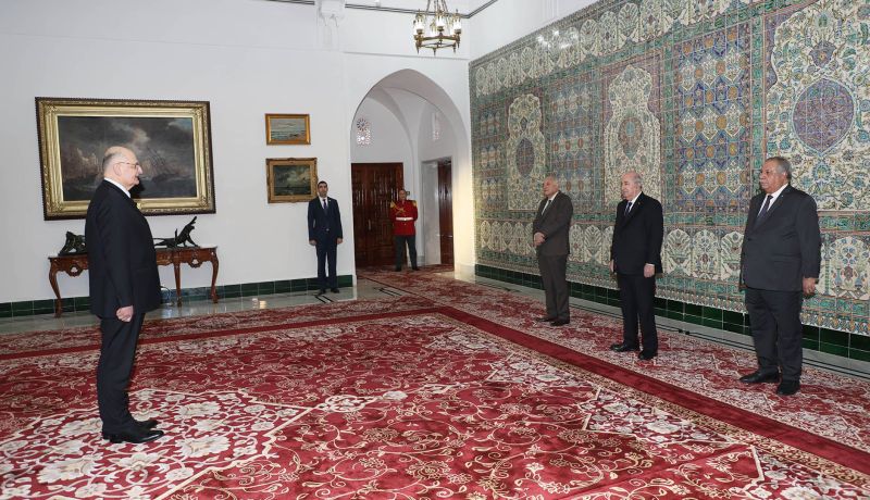 رئيس الجمهورية يتسلم أوراق اعتماد 3 سفراء جدد لدى الجزائر