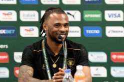 قائد المنتخب الأنغولي:”محفزون للإطاحة بالجزائر”