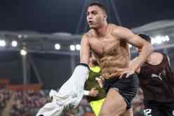 بطريقة غريبة.. مصطفى محمد يفلت من الإنذار !