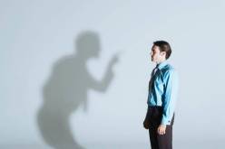 قلّل النقد الذاتي