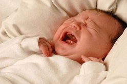 تصرف غريب.. أربعيني يشغل صوت بكاء الأطفال ليلا لإزعاج جيرانه