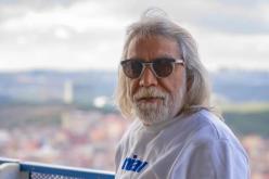 أيمن رضا يتعرض للسرقة ويعرض مكافأة لمن يساعده