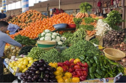 هذه أسعار الخضر والفواكه بالأسواق اليوم
