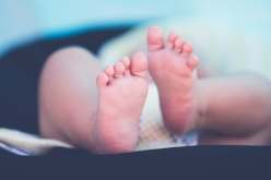 ولادة توأمين الأولى في 2023 والأخرى في 2024