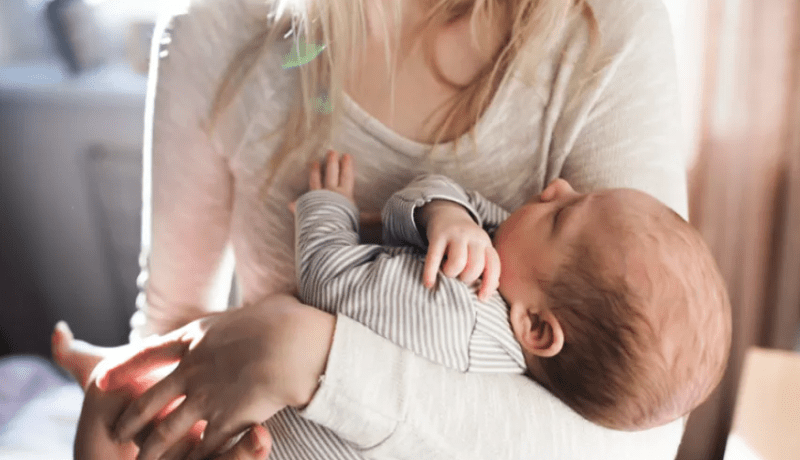 زوجي يمتعض من هذا القرار ويراه مجحفا في حق أمه وكل أهله