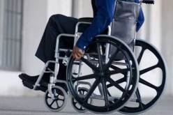 صادم.. يدعي أنه معاق منذ 20 عاماً للحصول على مساعدات مالية