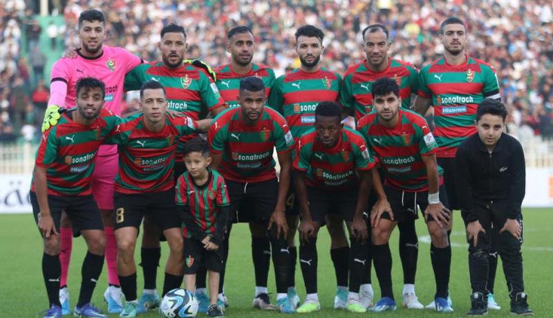 بالصور.. العميد في تربص بمستغانم