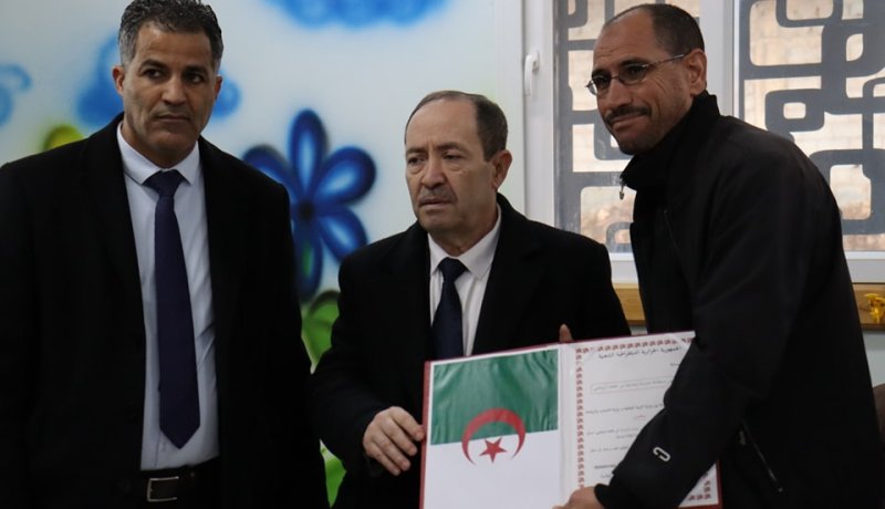 وزير التربية يمنح عتادا رياضيا لـ14 مؤسسة تربوية بتيبازة