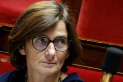 وزيرة الصحة الفرنسية ترد على قضايا الفساد المتابعة فيها