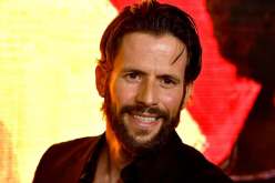 وفاة الممثل الألماني كريستيان أوليفر مع ابنتيه في حادث تحطم طائرة