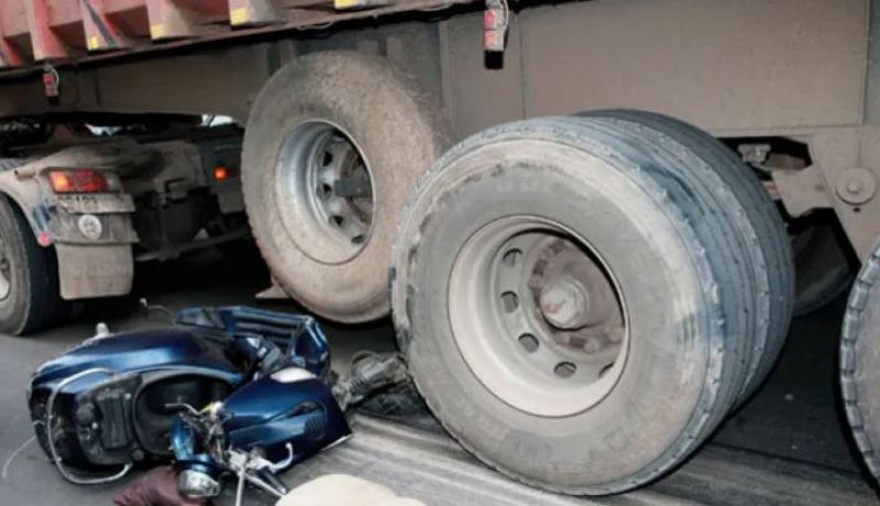 وفاة شاب في إصطدام شاحنة مع دراجة نارية في وهران