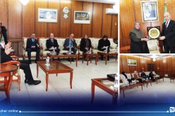 جمعية الأمل لمساعدة مرضى السرطان تسلم الدرع الفخري لوزير الصحة