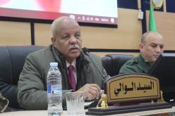 وزير الداخلية يعزي والي تندوف في وفاة والدته
