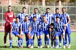 بالصور ..لاعبو مولودية البيض يحتجون بترك القمصان على أرضية الميدان