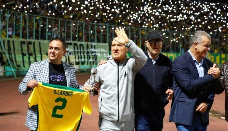 وفاة أسطورة شبيبة القبائل والمنتخب الوطني سابقا لارباص