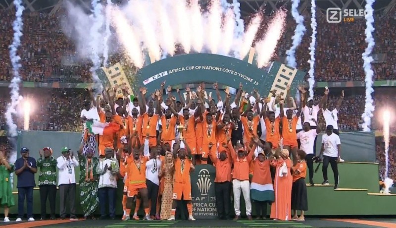 بالفيديو.. الفيلة يفوزون بالتاج الإفريقي وسط احتفالات عارمة