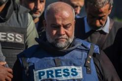 الصدمات تتوالى.. وفاة والدة الصحفي وائل الدحدوح