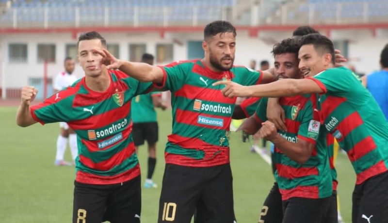 المولودية تنجح في تأهيل لاعبها الجديد