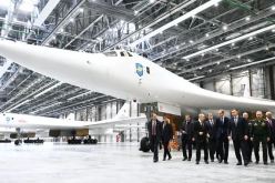 بالفيديو.. بوتين يحلق على متن قاذفة نووية أسرع من الصوت