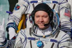 رائد فضاء روسي يحطم الرقم القياسي في الفضاء
