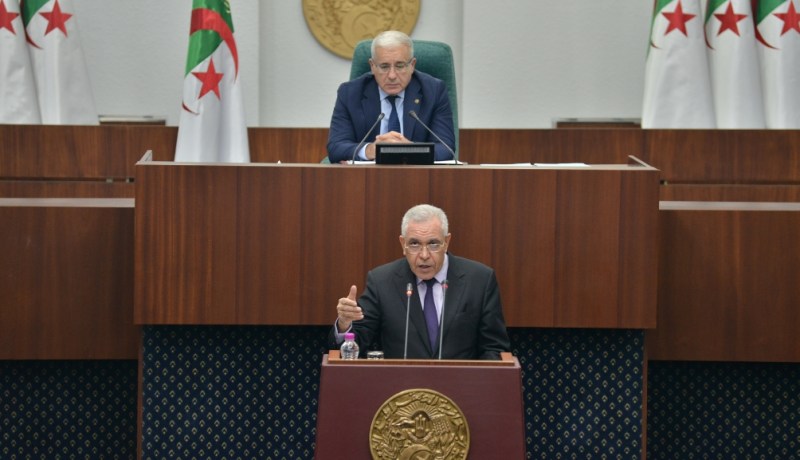 وزير العدل عن جديد قانون العقوبات.. 10 سنوات عقوبة التسول بالقاصر