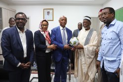 موتسيبي يتبرع لـ “المجتمع الإسلامي” و”الكنيسة الكاثوليكية” بساحل العاج