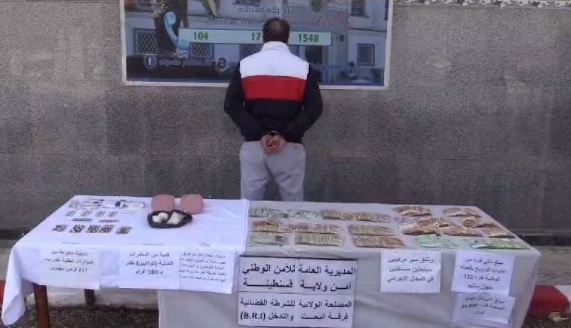 بياري قسنطينة تحجز 180 غرام من الكوكايين و217 قرص مهلوس 