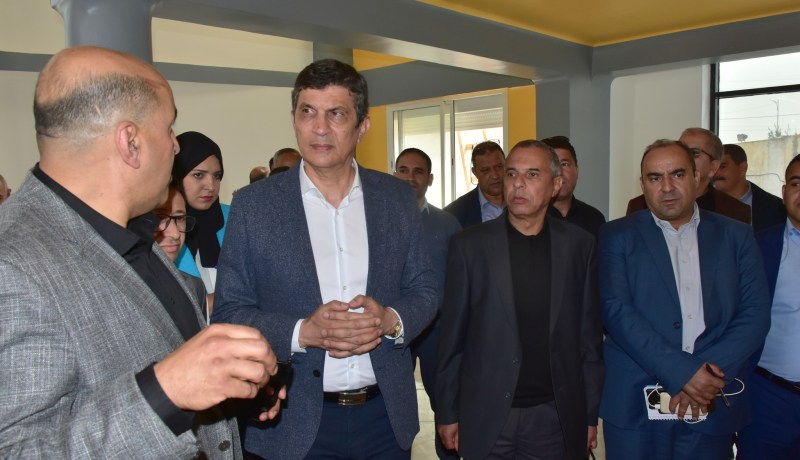 والي العاصمة: تجهيز الشواطئ والمسابح تحسبا لموسم الإصطياف