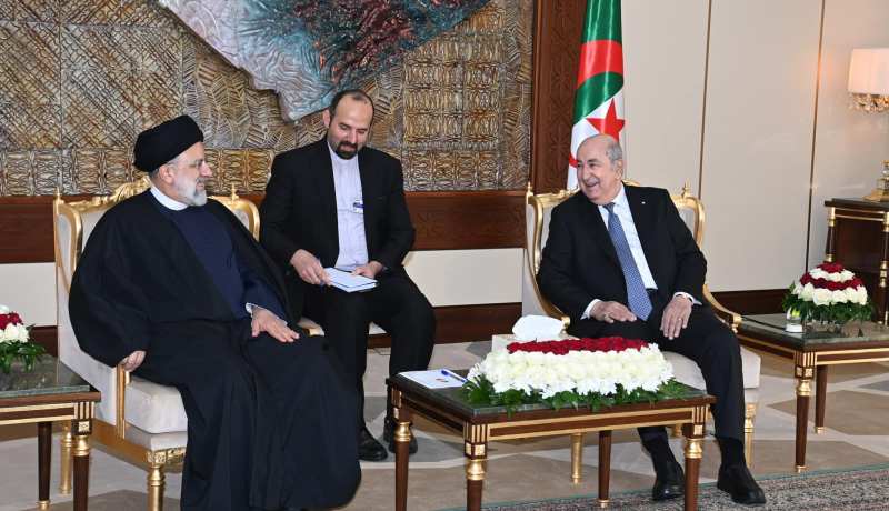 الرئيس تبون يتحادث على إنفراد مع نظيره الإيراني
