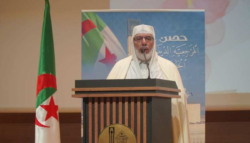 عميد جامع الجزائر: يجب التمسك بالمؤسسة الأسرية لأنها مستهدفة لتفكيك المجتمع الإسلامي