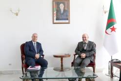 وزير النقل يبحث تجديد حظيرة الحافلات