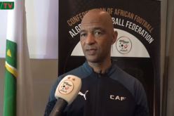 مدير التطوير في “الكاف” معجب باحترافية المدربين الجزائريين