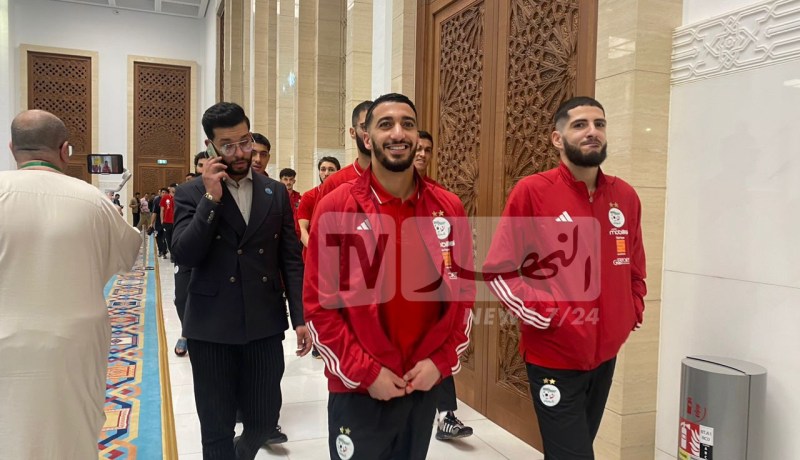 بالصور.. لاعبو الخضر يصلون لجامع الجزائر الأعظم لتأدية صلاة العصر