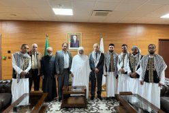 عميد جامع الجزائر يستقبل وفدا فلسطينيا