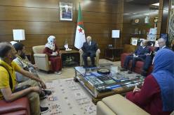 وزير الخارجية يستقبل عائلات الجزائريين المُتواجدين بغزة