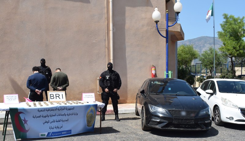 تيبازة.. توقيف شخصين وحجز كمية من المخدرات